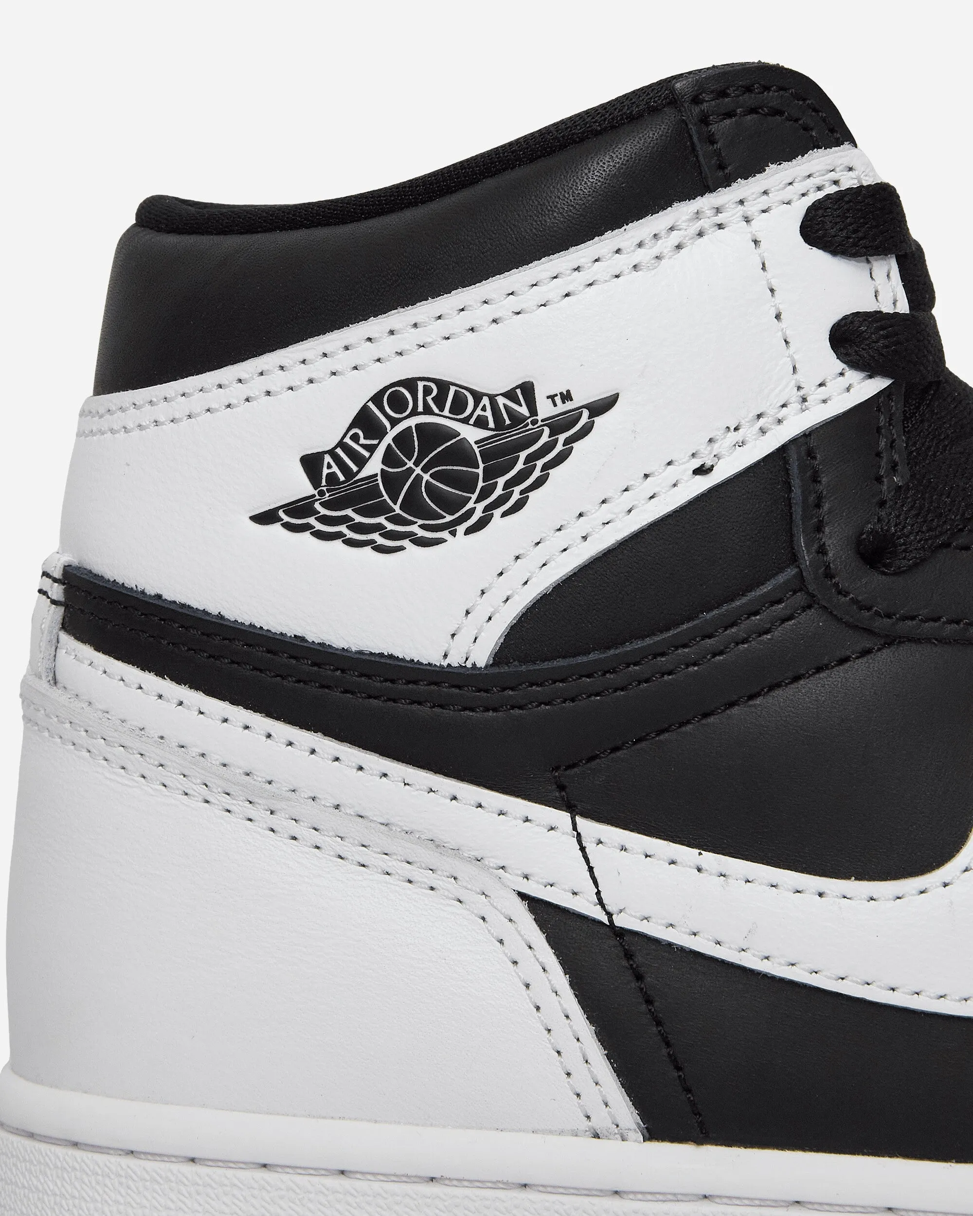 Air Jordan 1 Retro High Sneakers Black / White