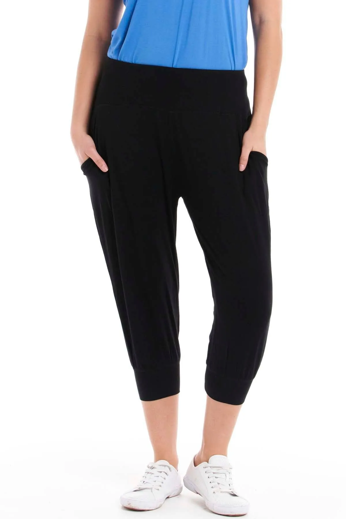 Betty Basics Michelle Harem Jogger in Black